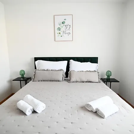 Four Oaks House * Murvica (Policnik)