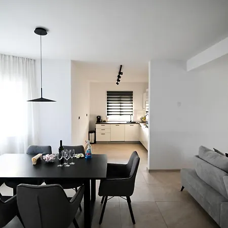 Four Oaks House Villa Murvica (Policnik)