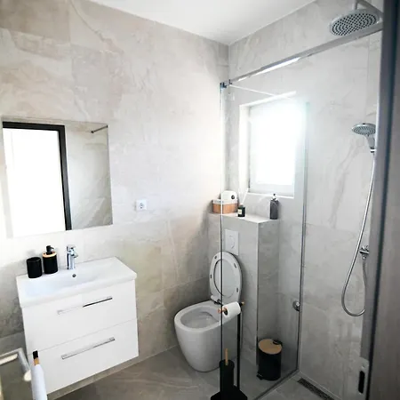 Four Oaks House Villa *
